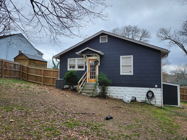 Building Photo - 2 Bedroom 1 Bath Home in Rossville GA