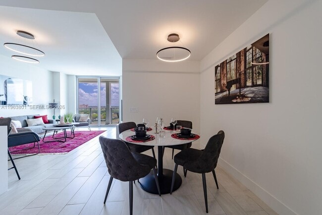 Building Photo - 2000 Metropica Wy