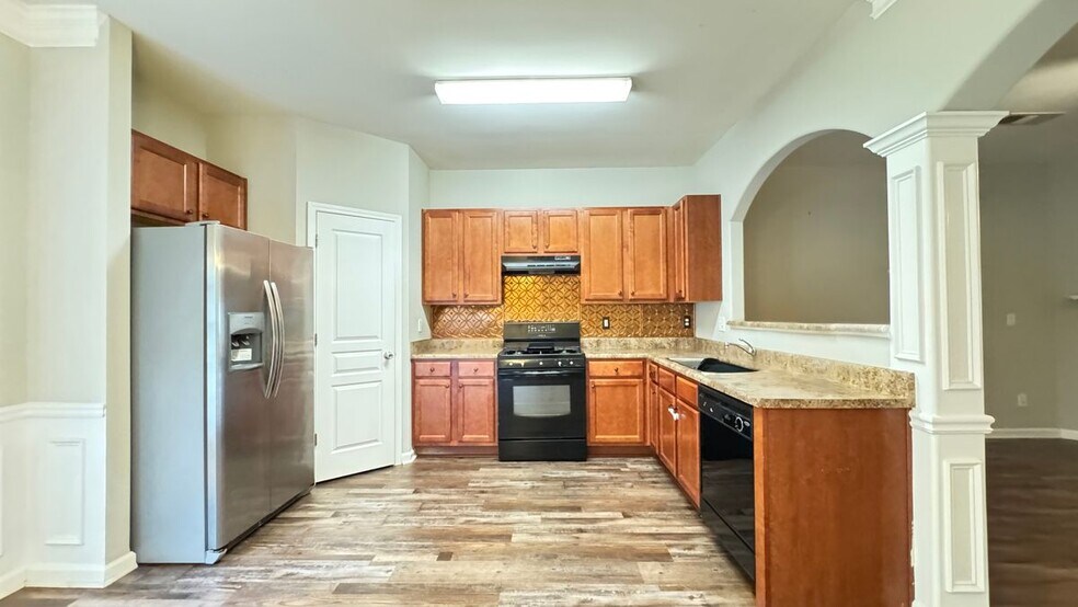 Building Photo - 6190 Elmshorn Way