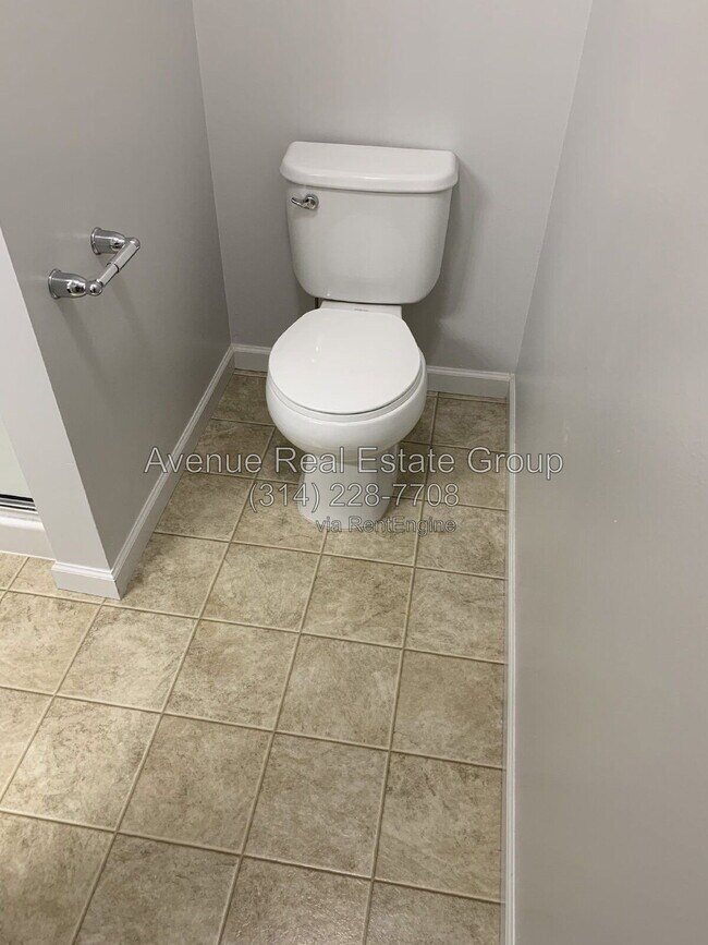 Building Photo - 554 Parkgate Dr