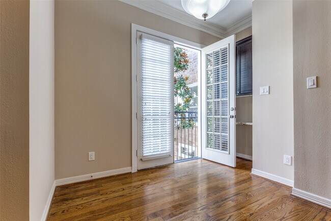 Building Photo - 5305 Egbert St