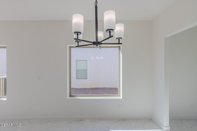 Building Photo - 500 E San Antonio Ave