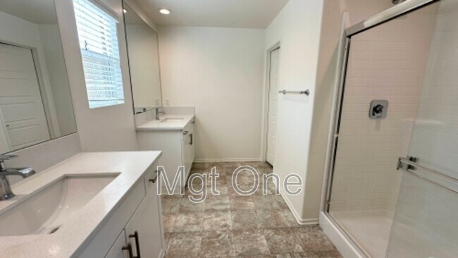 Building Photo - 124 Citron Ct