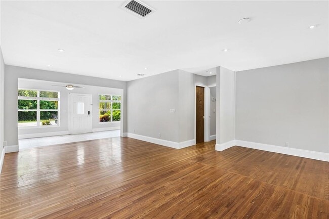 Building Photo - 1416 Polk St