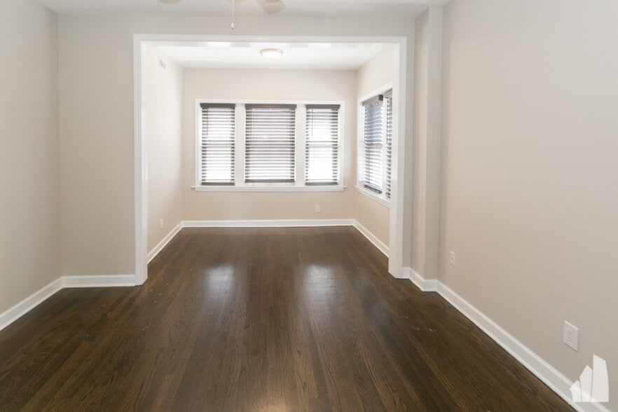 Building Photo - 1604 W Berwyn Ave