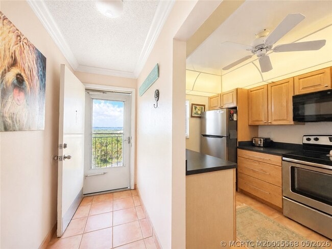 Building Photo - 7440 S Ocean Dr