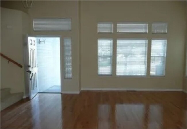 Building Photo - 3 Bedroom Home in NW Santa Rosa