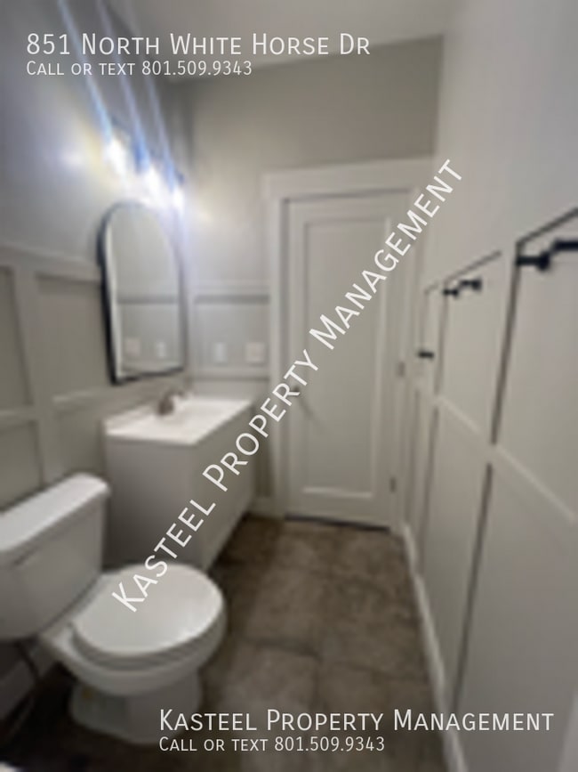 Building Photo - 851 White Horse Dr