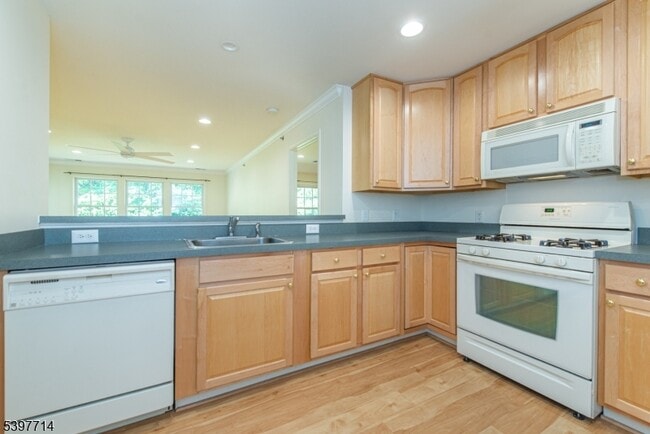 Building Photo - 3103 Peer Pl