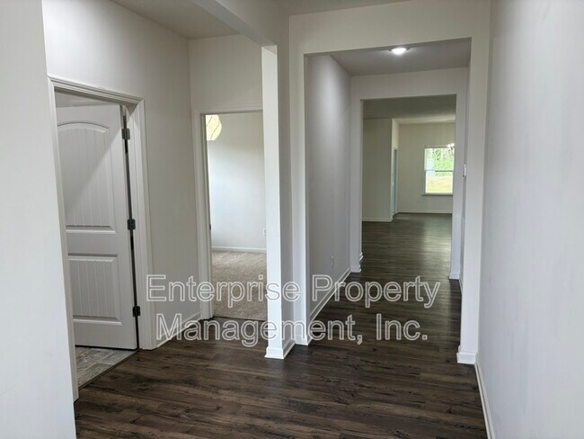 Building Photo - 30 Misty Birch Ln