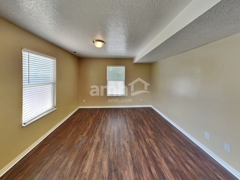 Building Photo - 252 S 540 W