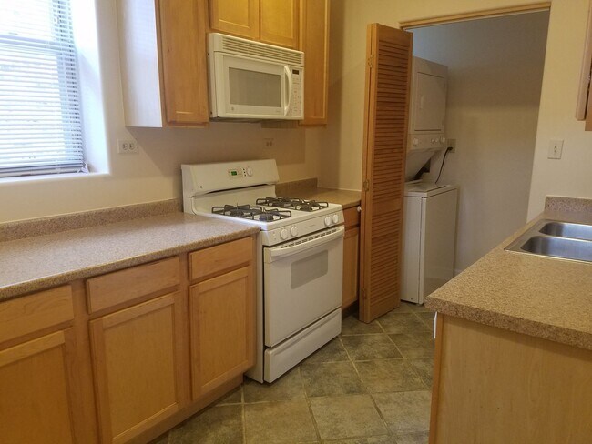 Building Photo - South Shore Gem