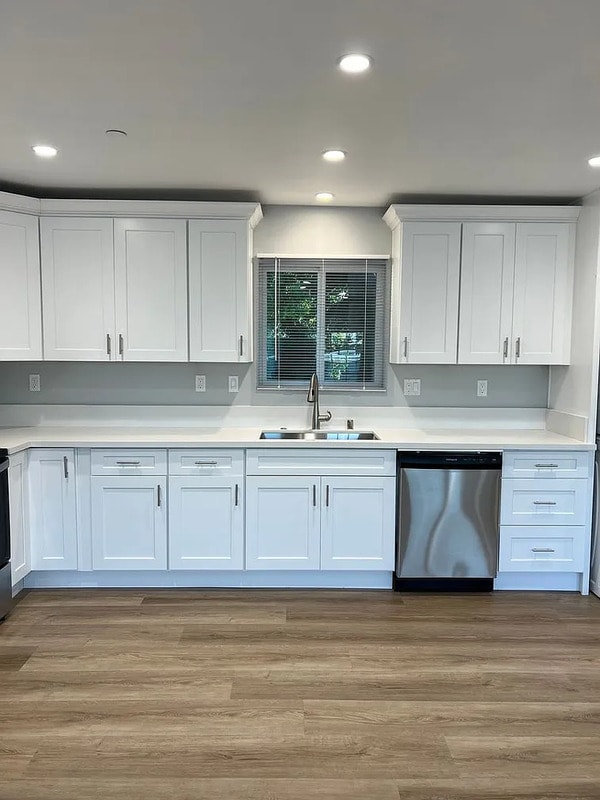 Building Photo - 2205 Conquista Ave