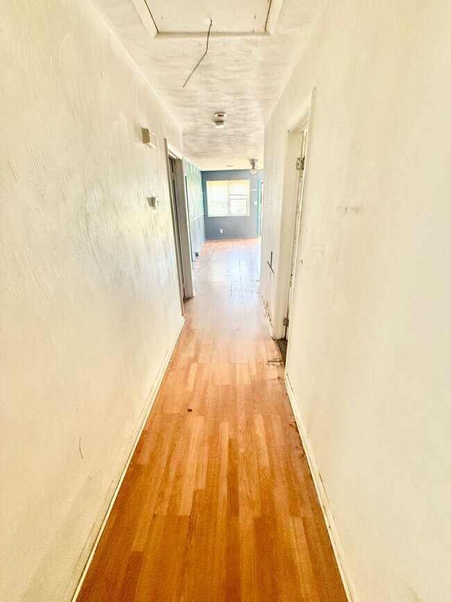 Building Photo - Owner Financing / Easy Path To Being A Homeowner