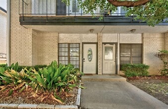 Building Photo - 1307 Kinney Ave