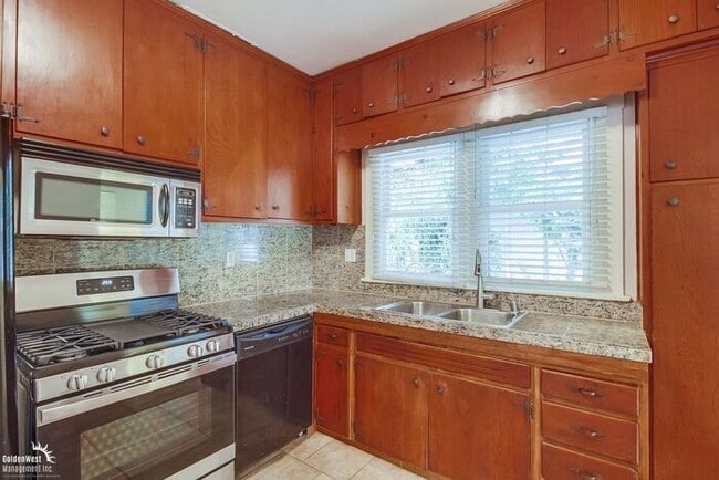 Building Photo - Cozy 2Bdm 2Ba Home in the Encanto Neighbor...