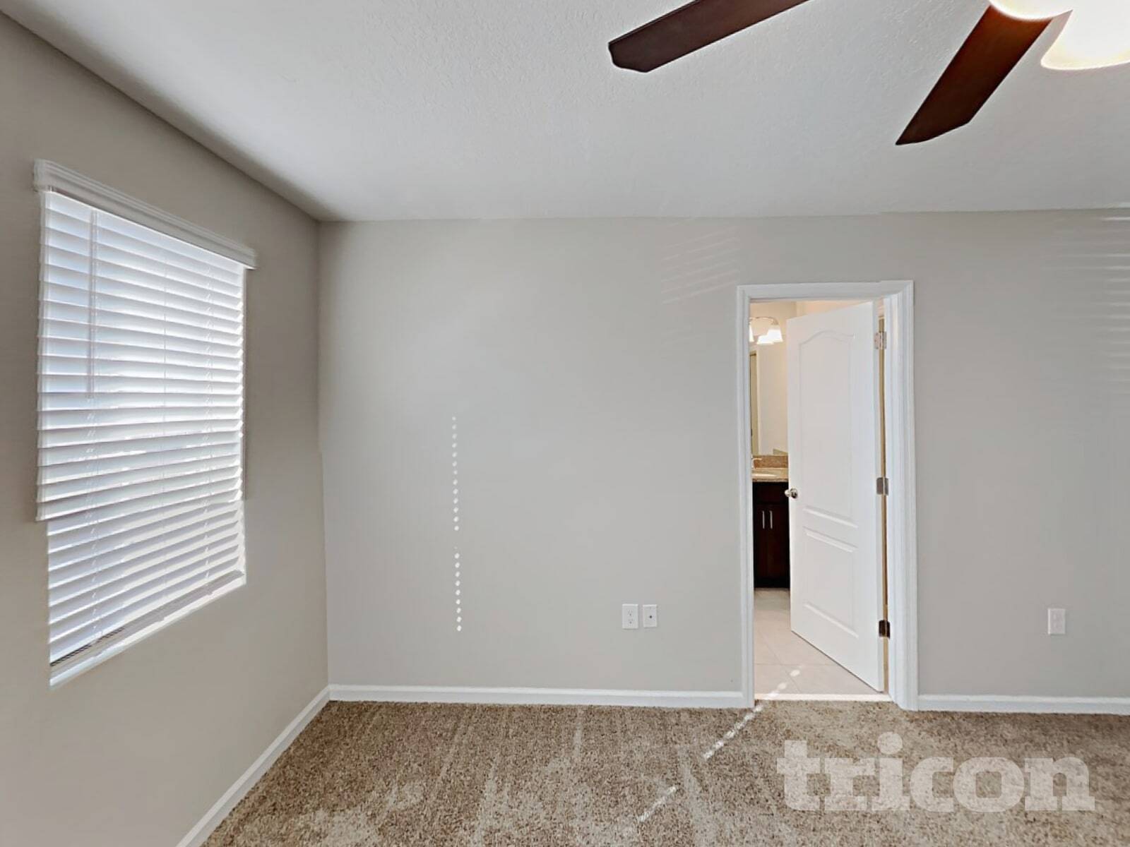 Building Photo - 2038 Sloans Outlook Dr