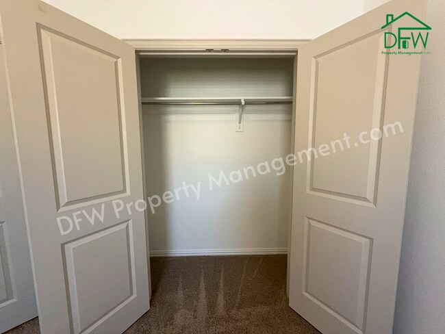 Building Photo - 3 Bed/2.5 Bath Home for Lease in Arlington – 2 Living Areas, Pool, Courts & Trails Nearby!