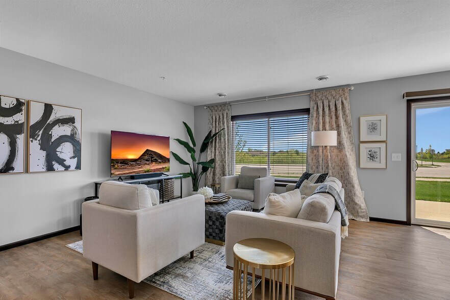 Building Photo - 687 Roberts Road