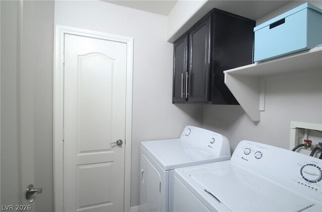 Building Photo - 268 Single Petal St