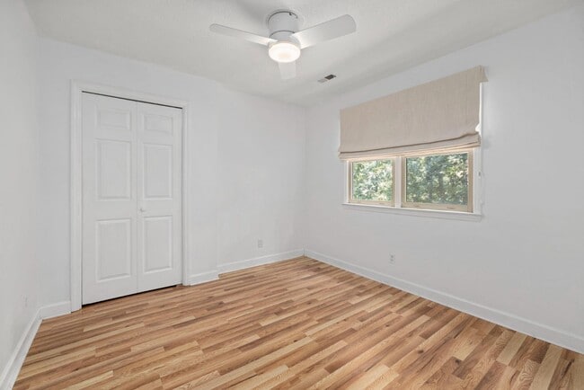 Building Photo - 3804 Zenith Pl