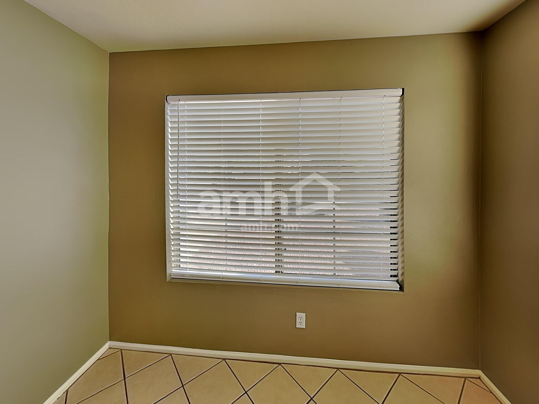 Building Photo - 13177 W Mauna Loa Ln