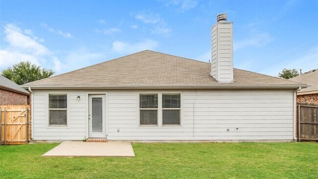 Building Photo - 1014 Lake Grove Dr