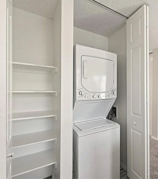 Building Photo - 16991 E Chenango Ave