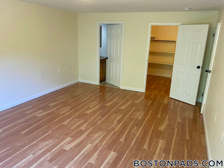 Building Photo - 757 Highland Ave