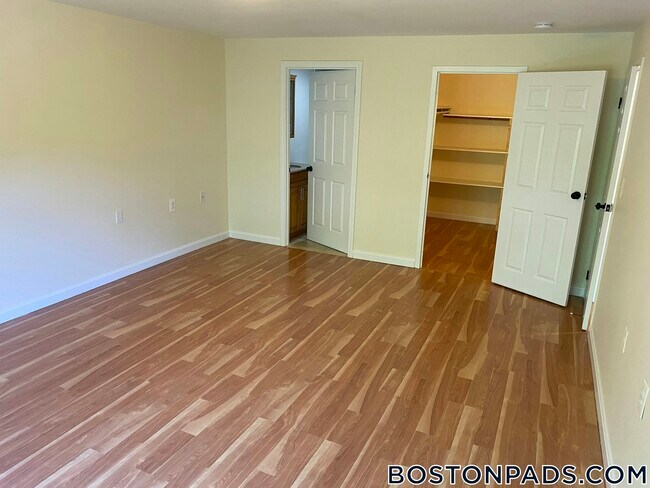 Building Photo - 757 Highland Ave