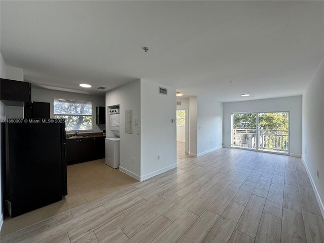 Primary Photo - 529 NE 62nd St