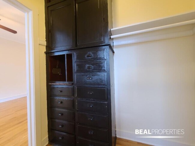 Building Photo - 0 bedroom in CHICAGO IL 60625