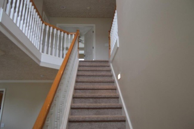 Building Photo - 14674 NW Blackthorne Ln