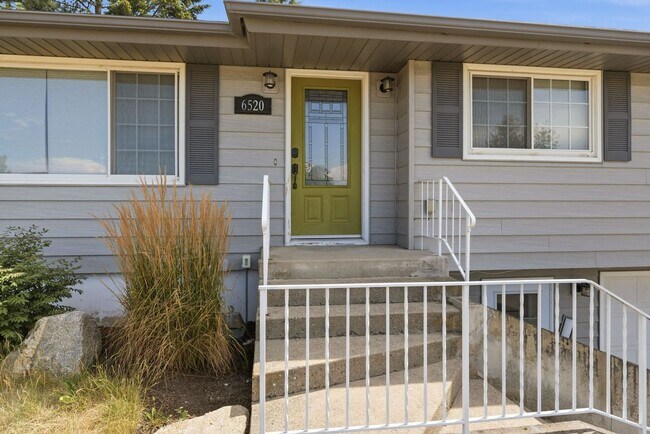 Building Photo - 6520 N Sutherlin St