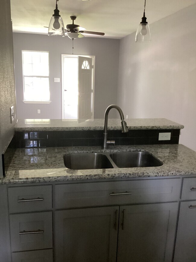 Building Photo - 27257 Diamond T