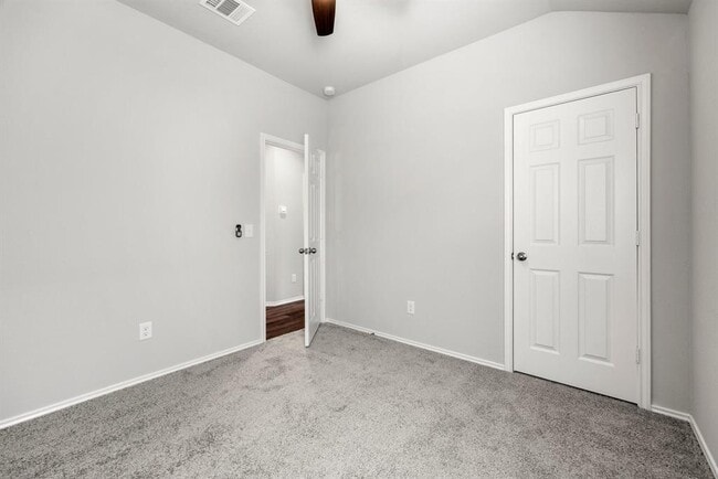 Building Photo - 5808 Begonia Ct