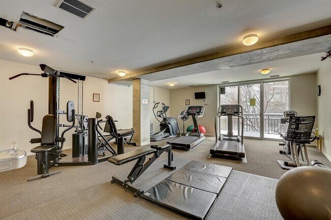 Building Photo - 2080 N Commerce St