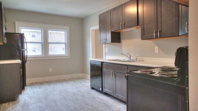 Building Photo - 2865 N Frederick Ave