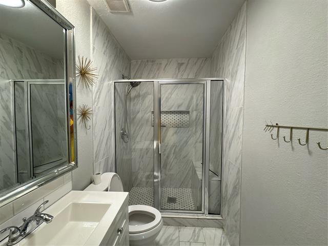 Building Photo - 2215 Washington Ave