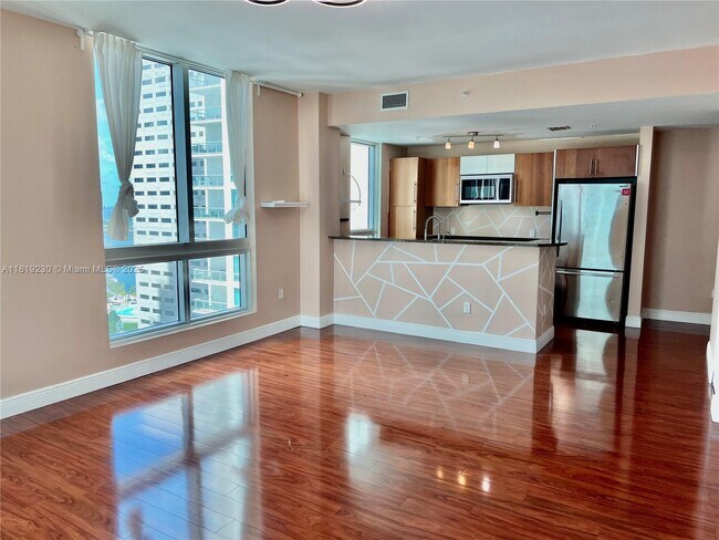 Building Photo - 300 S Biscayne Blvd