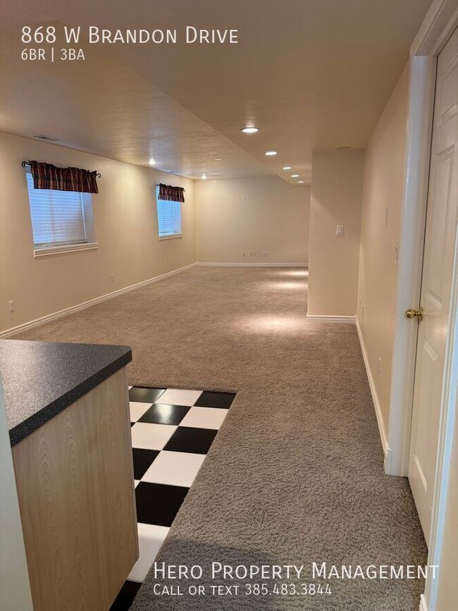 Building Photo - 868 Brandon Dr