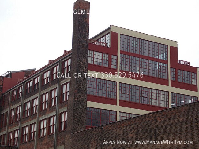 Building Photo - 2404 Prospect Ave E