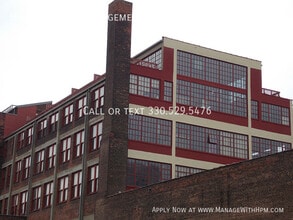 Building Photo - 2404 Prospect Ave E