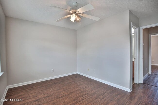 Building Photo - 4001 Banister Loop