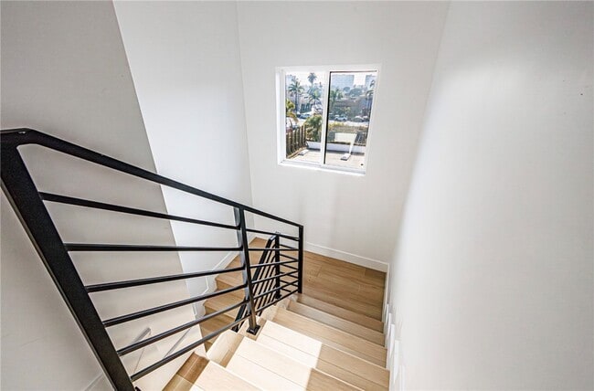 Building Photo - 13461 Beach Ave