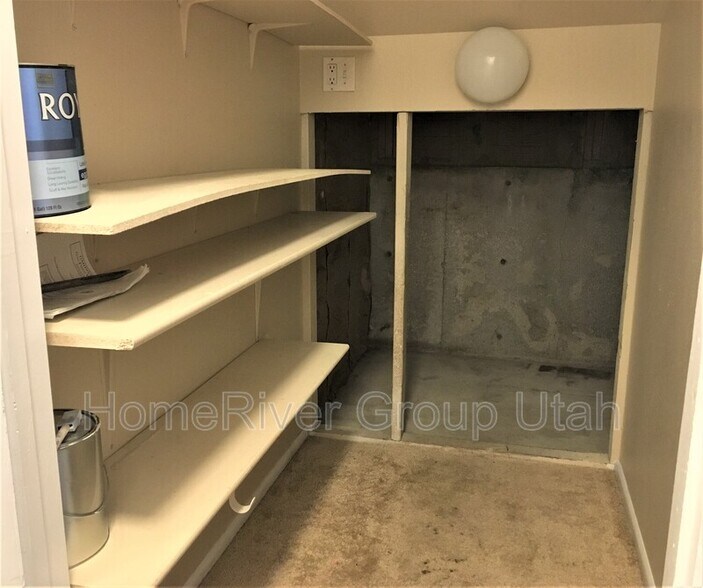 Building Photo - 328 W Amiron Way