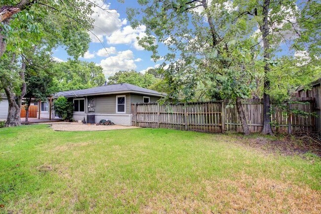 Building Photo - 4415 Merwin St