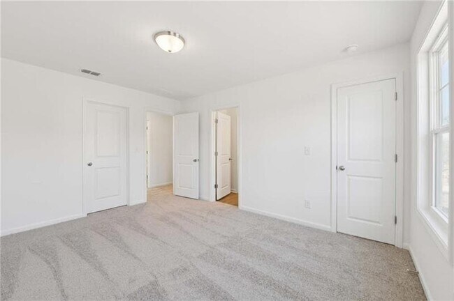 Building Photo - 64 Silverleaf Trl