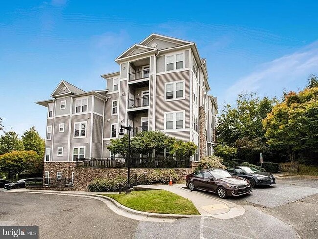 Building Photo - 1301 Karen Blvd