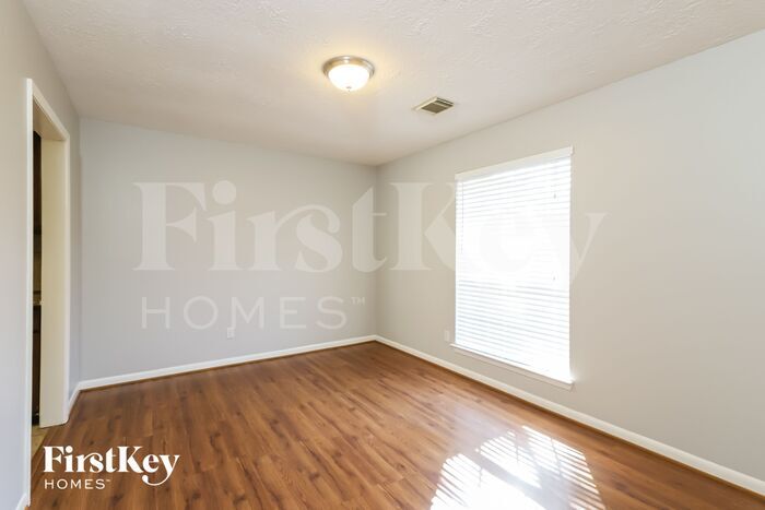Building Photo - 10715 Kirkvale Dr